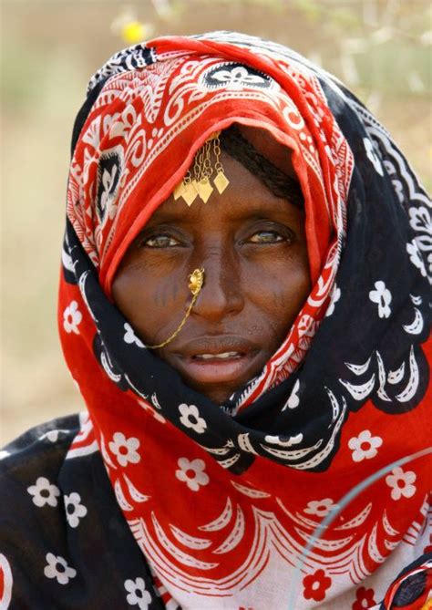 Eritrea, Horn of africa, Thio, Afar tribe woman in danakil desert ...