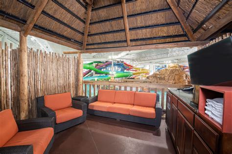 Indoor Sundeck Cabana | Wisconsin | Wisconsin | Kalahari Resorts ...