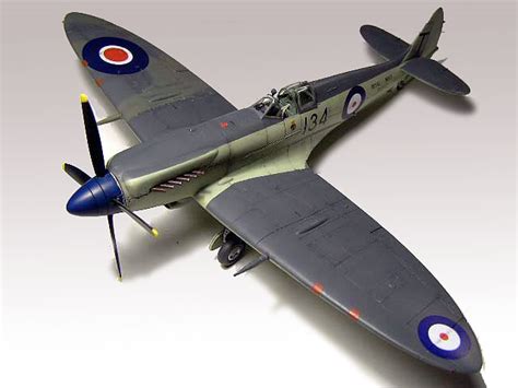 Seafire XV by Fernando Rolandelli (Hasegawa + Airwaves 1/48)