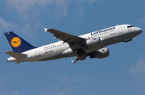 Airbus A319-100 Lufthansa. Photos and description of the plane