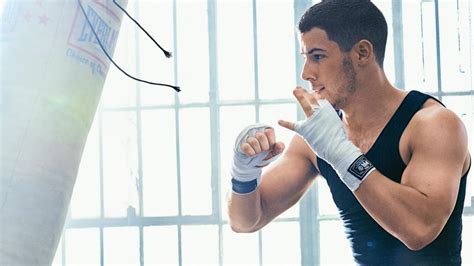 Bulk up with Nick Jonas' muscle-building diet - Statyourself