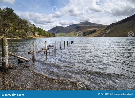 Stunning Landscape of Wast Water with Reflections in Calm Lake W Stock ...