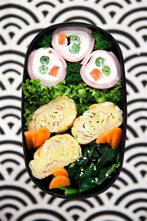 Bento Tamagoyaki ~ Tamagoyaki rolls cream cheese ham and vegetables and ...