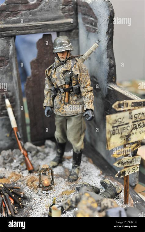 Ww2 diorama hi-res stock photography and images - Alamy