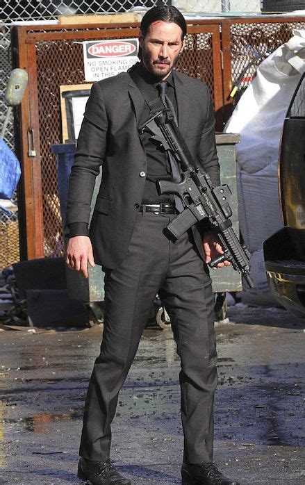 The "John Wick 2" Suit (With images) | Keanu reeves john wick, Keanu reeves, Keanu reaves