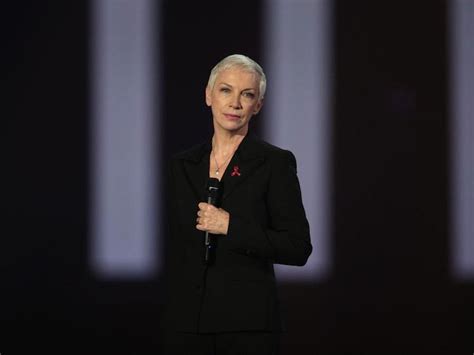 Annie Lennox Receives Award for HIV/AIDS Activism