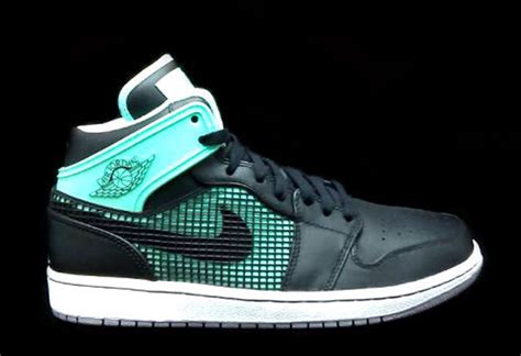 "Green Glow" Air Jordan 1 '89 - SneakerNews.com