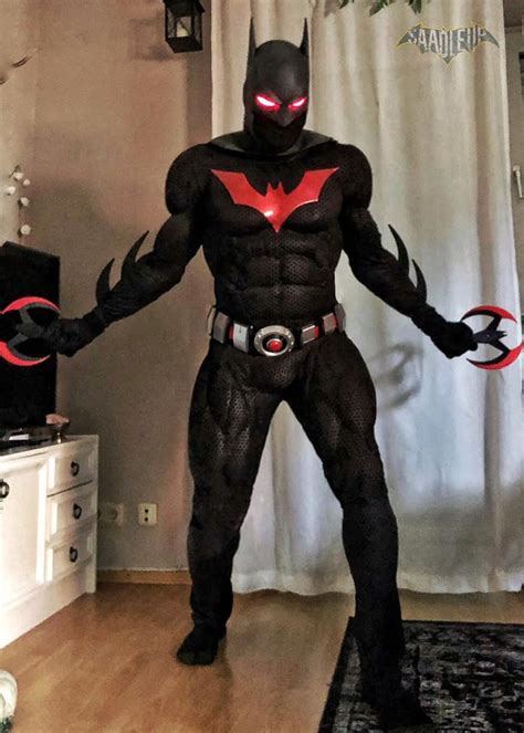 Best Batman Beyond Cosplay - Costplayto