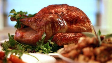 Thanksgiving dinner orders: Whole Foods, Kroger, more offer meal to go