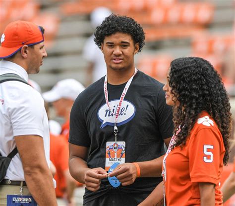 The Oregon-Oregon State game in 2023 will be a clash of brothers: Matayo Uiagalelei vs. DJ ...