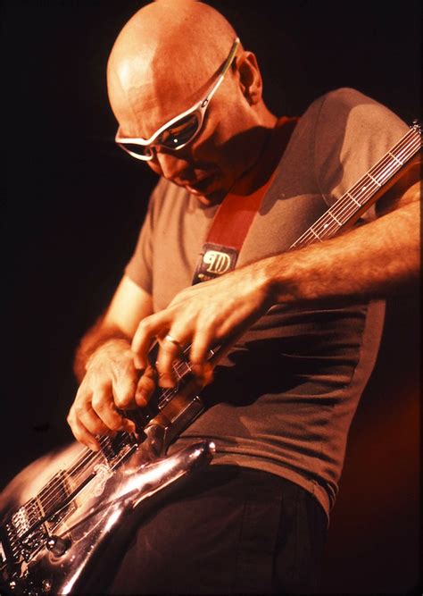 JOE SATRIANI, LIVE 2001, NEIL ZLOZOWER Photo Credit: NEIL ZLOZOWER ...