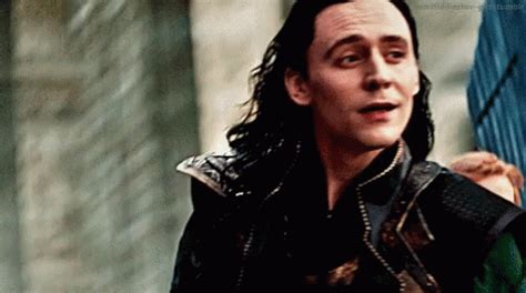 Loki Tom Hiddleston GIF - Loki TomHiddleston ShakeHead - Discover ...