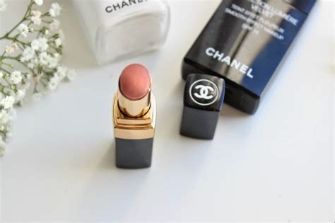 Chanel Rouge Coco Shine Lipstick in Boy Review | The Sunday Girl