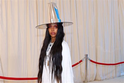 Erykah Badu Suggests Beyoncé Bit Her Style Over Renaissance World Tour Headwear - Okayplayer