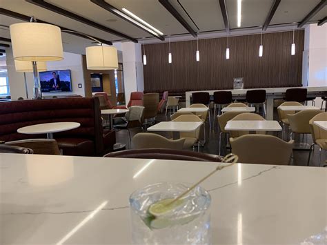 Delta Sky Lounge at JFK is empty. : r/delta