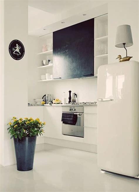 20 Retro SMEG Fridges For Small Kitchens | HomeMydesign | Kitchen ...