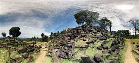 The uniqueness of Gunung Padang Megalithic Site - Something Unique