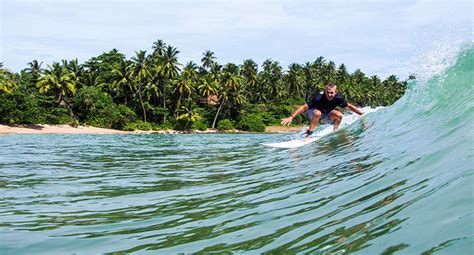 Surfing in Sri Lanka