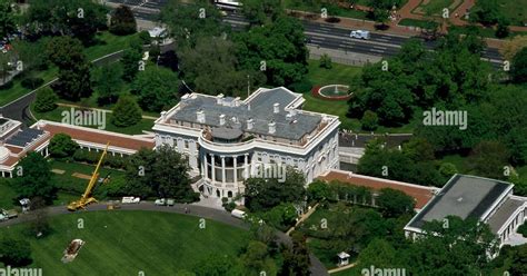 Aerial View Of The White House Grounds - img-level