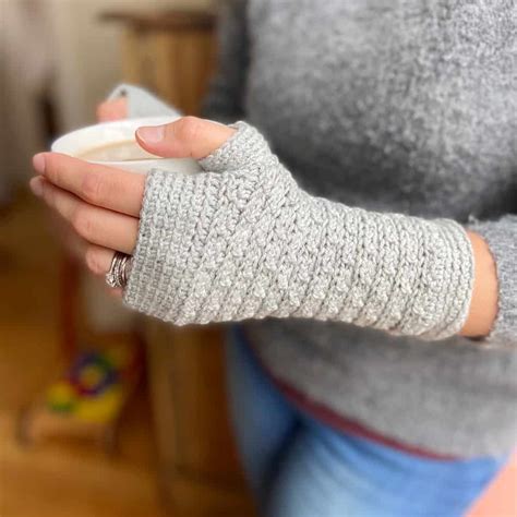 Free Fingerless Gloves Crochet Pattern: Mystical Mitts | HanJan Crochet