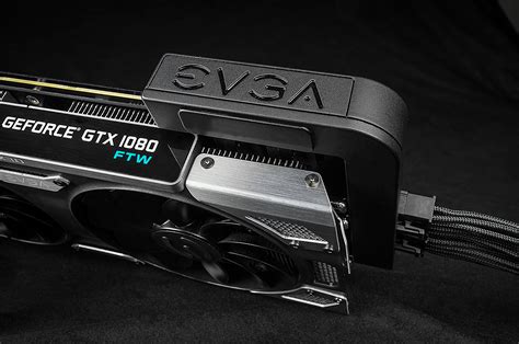 Adaptér Evga PowerLink dokáže zlepšit stabilitu napájení GPU ...