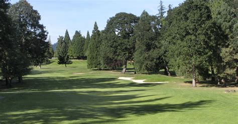 Red Tail Golf Club, Beaverton, Oregon - Golf course information and reviews.