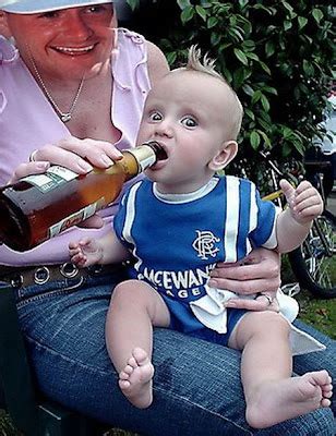 Funny Snaps - kid drinking beer [Expressions] - 27 Pics | Curious, Funny Photos / Pictures