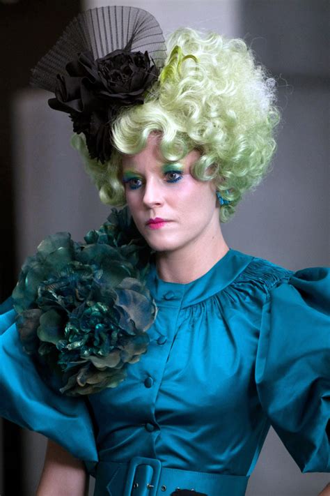 20 Things That Make Effie Trinket Effing Fabulous | Hunger games fashion, Hunger games outfits ...