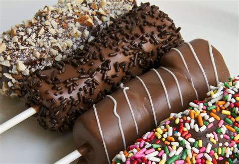 Each pop is made with three marshmallows hand dipped in your choice of ...