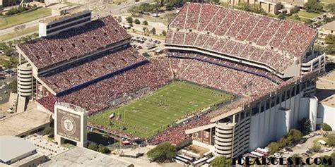 10 Largest College Football Stadiums (With Pictures)