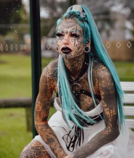 Model Says She Struggles To Get Employment With 99% Of Her Body Tattooed - Usa News