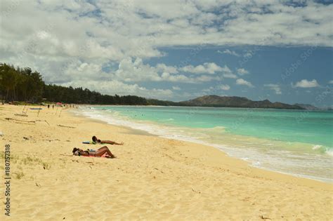 The Majestic and Incredible White Beaches. Oahu, Hawaii, USA, EEUU. Stock Photo | Adobe Stock