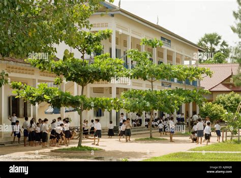 Cambodia Elementary School Children Outside Having Fun Stock Photo: 8392234 - Alamy