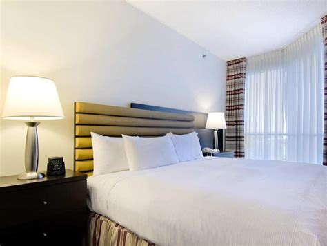 Hilton Suites Toronto Markham Conference Centre & Spa Hotel in Markham (ON) - Room Deals, Photos ...