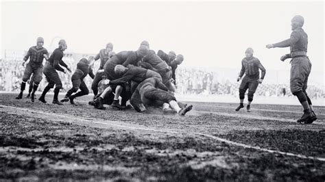 8 Defunct NFL Teams With Unusual Histories | HISTORY