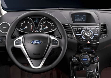 Galerie: Ford Fiesta Cockpit 2013 | Bilder und Fotos