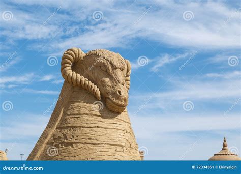 Lara Sandland Sculptures editorial photo. Image of greek - 72334361