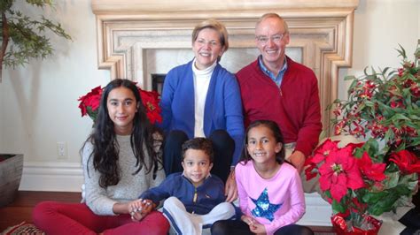 Elizabeth Warren Family - Parents, Husband, Brothers, Children, Bio, Wiki