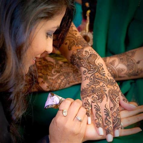 Beautiful Latest Simple Arabic Pakistani Indian Bridal Girl Mehndi ...