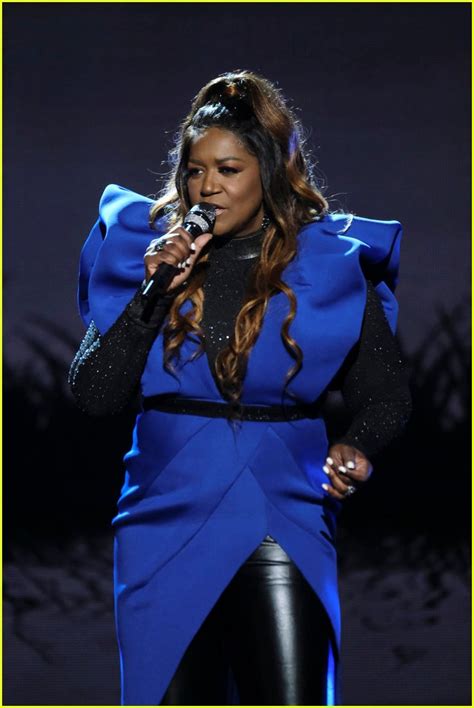 The Voice's Wendy Moten Is Still Recovering, 10 Months After Falling On Stage: Photo 4799733 ...