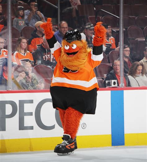 Philadelphia Flyers Mascot, Gritty, Has Fun In First Snow - CBS Detroit