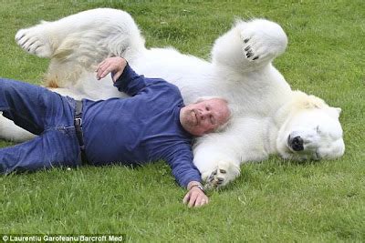 Best Friends Furever: Polar Bear & Man Have Incredible Bond | Featured Creature