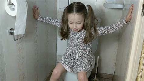 Little Girl Sitting On Toilet: วิดีโอสต็อก - คลิปวิดีโอ 4K และ HD ...