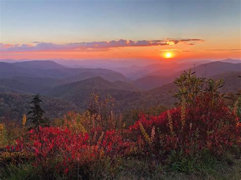 Early Fall Sunset on the Blue Ridge Parkway (Brevard, NC) [OC] [4032 × ...