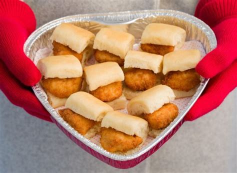 Heart-Shaped Trays Are Back At Chick-fil-A For Valentine's Day 2023 ...