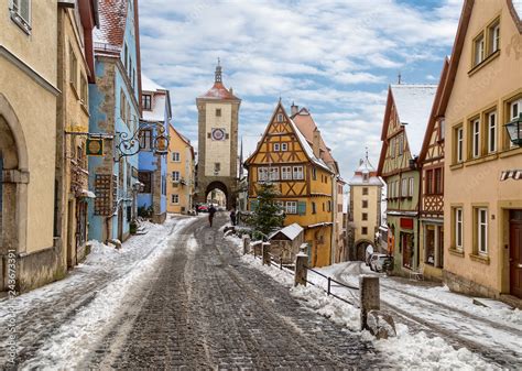 Stockfoto Rothenburg ob der tauber medieval famous german town winter christmas time in snow ...