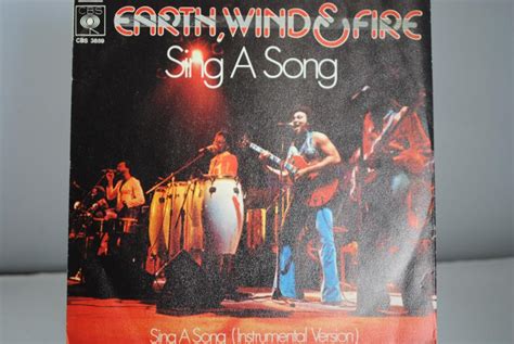 Earth, Wind & Fire - Sing a song