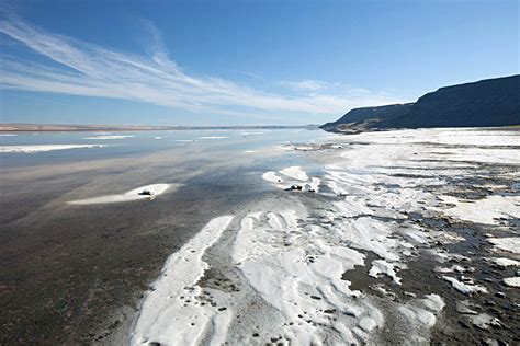 Salt deposits along edge of playa, OR – Geology Pics