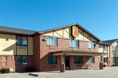 Super 8 by Wyndham Warrenton | Warrenton, MO Hotels