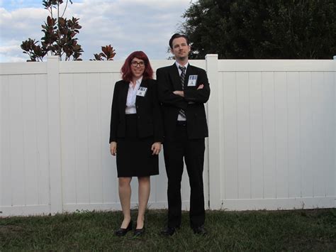 Unspoken Spells: Last Minute Costume: Mulder & Scully w/ Printable FBI Badge